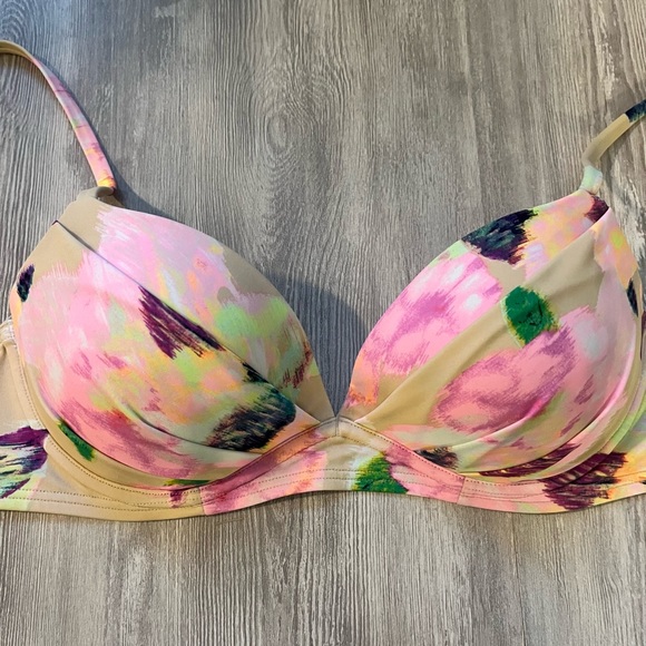 Victoria’s Secret angel multi-way convertible floral bikini top - Picture 2 of 16